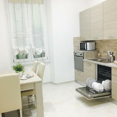 Queen Chic Apartment La Spezia Extérieur photo
