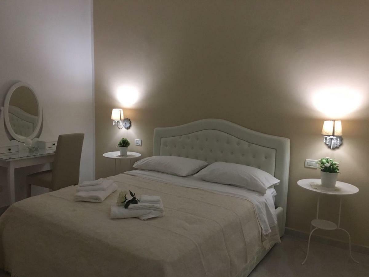 Queen Chic Apartment La Spezia Extérieur photo